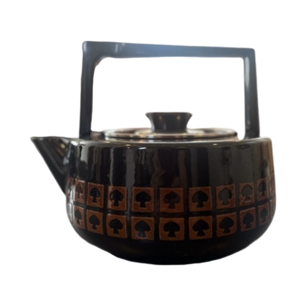 SOLD ❌RARE Vintage // Tea Kettle